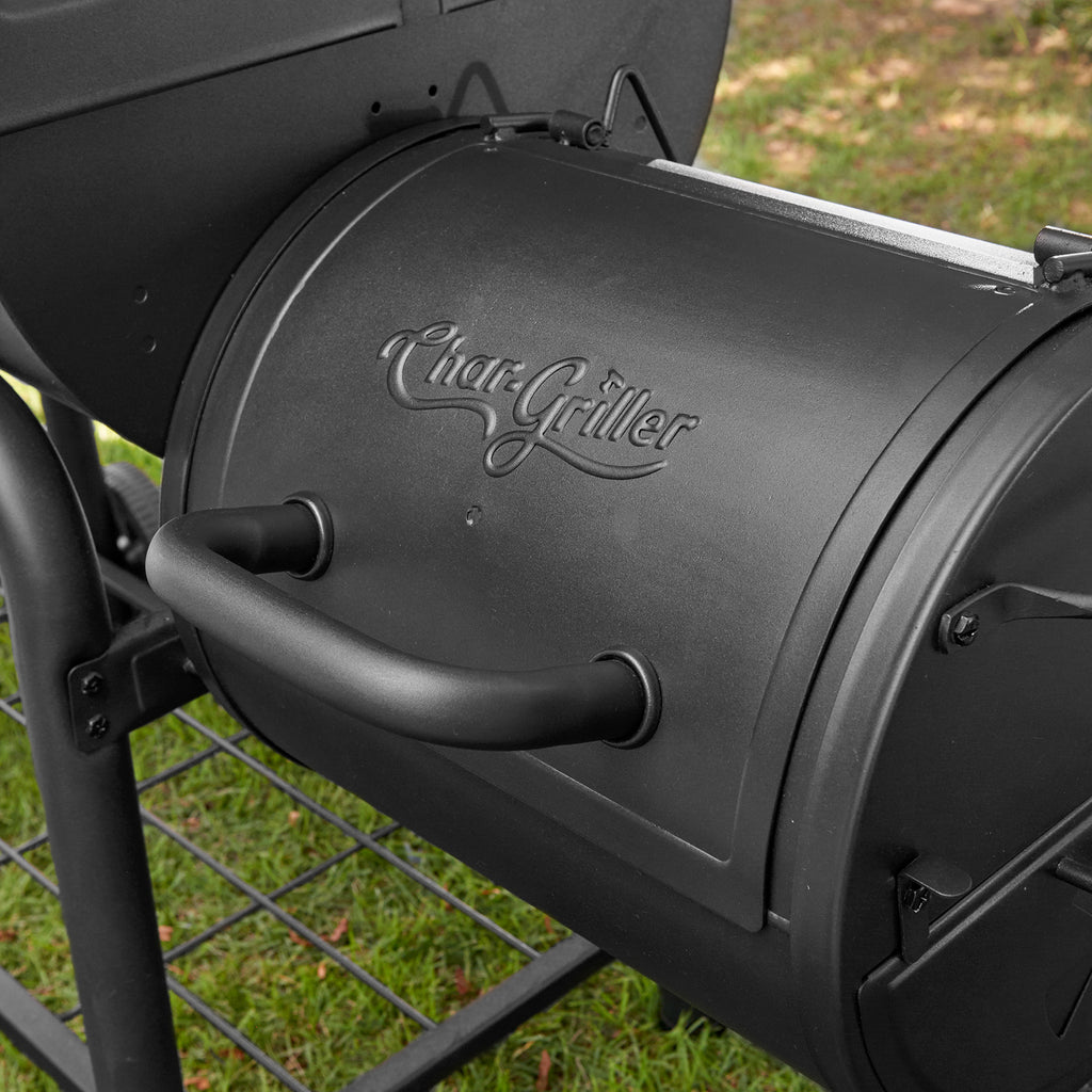 Smokin' Outlaw™ Charcoal Grill